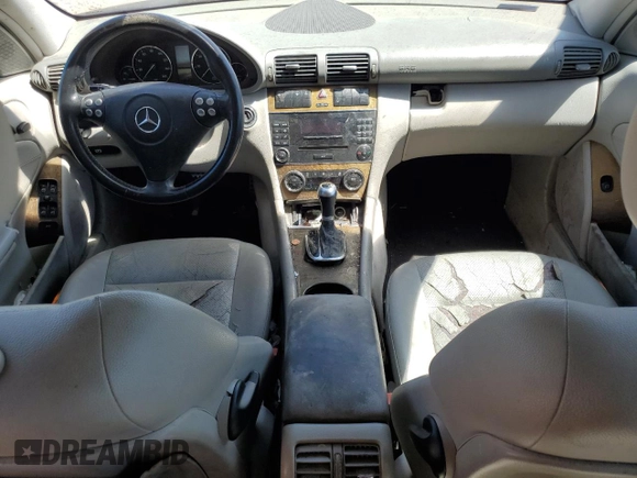 2007 Mercedes-Benz C 230 Sport with VIN WDBRF52H67E023929, listed as a Copart auction lot 61785605 with 160,042 mi miles and Clean title. Bid and sale history available at DreamBid. Image 8.