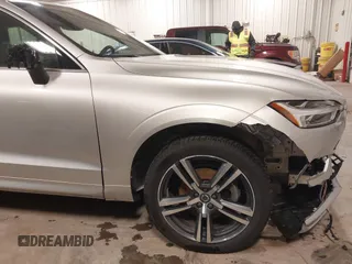 2019 Volvo XC60 Momentum с VIN LYV102RKXKB232325, выставлен на аукционе IAAI как лот 41486123 с пробегом 55 213 миль миль и . История ставок и продаж доступна на DreamBid. Изображение 17.