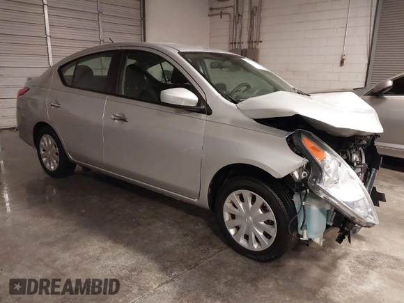 2017 Nissan Versa SV z VIN 3N1CN7AP6HK451461, wystawiony jako IAAI lot #41353549 z przebiegiem 108 075 mil mil oraz . Historia ofert i sprzedaży dostępna na DreamBid. Obrazek 1.