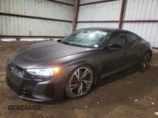 2023 Audi e-tron GT Premium Plus z VIN WAUCJBFW4P7000809, wystawiony jako Copart lot #41245544 z przebiegiem 8839 mil mil oraz . Historia ofert i sprzedaży dostępna na DreamBid. Obrazek 1.