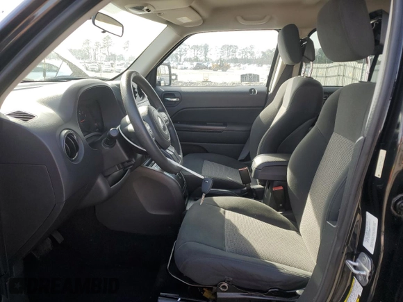 2011 Jeep Patriot Sport z VIN 1J4NT1GB3BD178338, wystawiony jako Copart lot #49590505 z przebiegiem 109 473 mil mil oraz Szkoda całkowita • Salvage title. Historia ofert i sprzedaży dostępna na DreamBid. Obrazek 7.