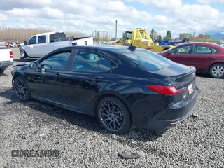 2025 Toyota Camry LE z VIN 4T1DBADK4SU011099, wystawiony jako IAAI lot #41949441 z przebiegiem 1 548 mil mil oraz . Historia ofert i sprzedaży dostępna na DreamBid. Obrazek 3.