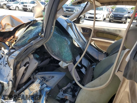 1999 Ford Escort Cool z VIN 3FAKP1139XR175530, wystawiony jako Copart lot #57386114 z przebiegiem Nie podano mil oraz Szkoda całkowita • Salvage title. Historia ofert i sprzedaży dostępna na DreamBid. Obrazek 8.