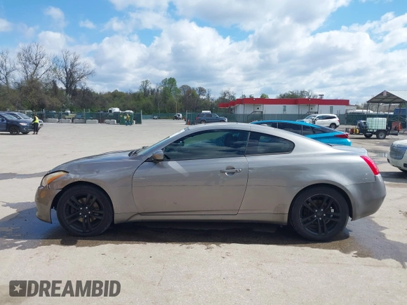 2009 Infiniti G37 x with VIN JNKCV64FX9M651267, listed as a IAAI auction lot 42033282 with 137,544 mi miles and . Bid and sale history available at DreamBid. Image 14.