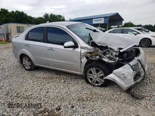 2008 Chevrolet Aveo LT z VIN KL1TG56608B121913, wystawiony jako Copart lot #59699274 z przebiegiem 190 670 mil mil oraz Czysty tytuł • Clean title. Historia ofert i sprzedaży dostępna na DreamBid. Obrazek 4.
