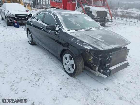 2015 Mercedes-Benz CLA-Class CLA 250 with VIN WDDSJ4EB8FN260901, listed as a IAAI auction lot 41628262 with 160,235 mi miles. Bid and sale history available at carsss.com. Image 1.