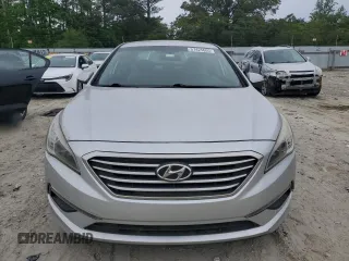 2015 Hyundai Sonata SE z VIN 5NPE24AF9FH106131, wystawiony jako Copart lot #57425605 z przebiegiem 124 668 mil mil oraz Czysty tytuł • Clean title. Historia ofert i sprzedaży dostępna na DreamBid. Obrazek 5.