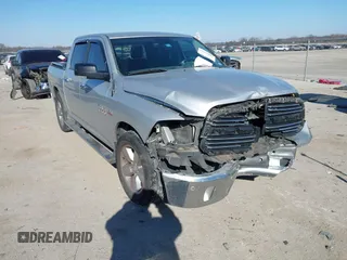 2015 Ram 1500 Lone Star z VIN 1C6RR6LT0FS500850, wystawiony jako IAAI lot #41273883 z przebiegiem 120 178 mil mil oraz . Historia ofert i sprzedaży dostępna na DreamBid. Obrazek 1.