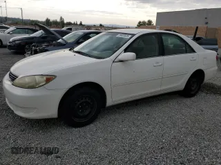 2005 Toyota Camry STD z VIN 4T1BE32K45U635146, wystawiony jako Copart lot #59405625 z przebiegiem 194 715 mil mil oraz Czysty tytuł • Clean title. Historia ofert i sprzedaży dostępna na DreamBid. Obrazek 1.