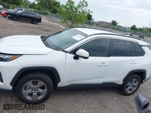 2022 Toyota RAV4 Hybrid XLE z VIN 4T3RWRFV4NU080211, wystawiony jako IAAI lot #42399810 z przebiegiem 101 205 mil mil oraz . Historia ofert i sprzedaży dostępna na DreamBid. Obrazek 14.