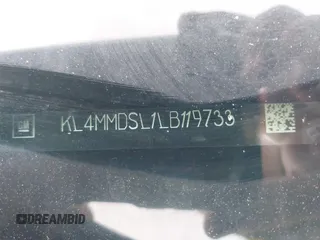 2020 Buick Encore GX Select z VIN KL4MMDSL1LB119733, wystawiony jako IAAI lot #41602514 z przebiegiem Nie podano mil oraz . Historia ofert i sprzedaży dostępna na DreamBid. Obrazek 9.