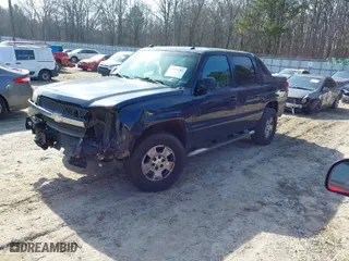 2005 Chevrolet Avalanche LS with VIN 3GNEC12Z25G212827, listed as a IAAI auction lot 41471381 with 314,023 mi miles. Bid and sale history available at carsss.com. Image 2.
