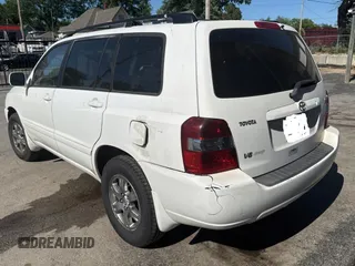 2004 Toyota Highlander z VIN JTEEP21A540013137, wystawiony jako Copart lot #57712075 z przebiegiem 332 592 mil mil oraz Czysty tytuł • Clean title. Historia ofert i sprzedaży dostępna na DreamBid. Obrazek 3.