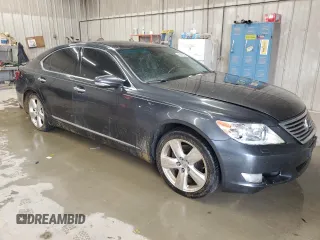 2011 Lexus LS 460 z VIN JTHBL5EFXB5105854, wystawiony jako Copart lot #44451525 z przebiegiem 166 136 mil mil oraz Szkody całkowita. Historia ofert i sprzedaży dostępna na DreamBid. Obrazek 4.