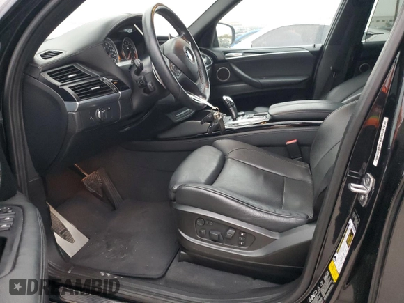 2013 BMW X5 M with VIN 5YMGY0C58D0C11736, listed as a Copart auction lot 85212564 with 93,146 mi miles and Clean Title. Bid and sale history available at carsss.com. Image 7.