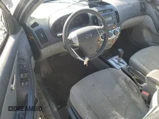 2010 Hyundai Elantra GLS z VIN KMHDU4AD6AU907940, wystawiony jako Copart lot #50998495 z przebiegiem Nie podano mil oraz Nie do naprawy • Non repairable. Historia ofert i sprzedaży dostępna na DreamBid. Obrazek 8.