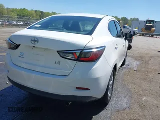 2016 Scion iA z VIN 3MYDLBZVXGY122157, wystawiony jako IAAI lot #41991308 z przebiegiem 133 026 mil mil oraz . Historia ofert i sprzedaży dostępna na DreamBid. Obrazek 16.