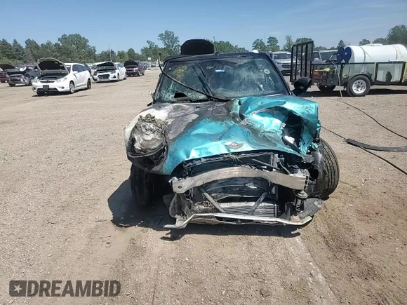 2017 MINI Convertible Cooper z VIN WMWWG5C33H3C99423, wystawiony jako Copart lot #61426325 z przebiegiem Nie podano mil oraz Nie do naprawy • Non repairable. Historia ofert i sprzedaży dostępna na DreamBid. Obrazek 14.