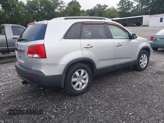 2013 Kia Sorento LX with VIN 5XYKTDA20DG347612, listed as a IAAI auction lot 42809304 with 115,452 mi miles and . Bid and sale history available at DreamBid. Image 4.
