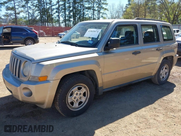 2009 Jeep Patriot Sport z VIN 1J4FT28A49D155628, wystawiony jako IAAI lot #41869474 z przebiegiem 103 082 mil mil oraz . Historia ofert i sprzedaży dostępna na DreamBid. Obrazek 2.