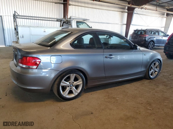 2009 BMW 1 Series 128i SULEV with VIN WBAUP93529VF48655, listed as a Copart auction lot 43026005 with 128,350 mi miles and Clean Title. Bid and sale history available at carsss.com. Image 3.