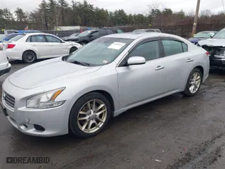 2011 Nissan Maxima 3.5 S with VIN 1N4AA5AP2BC828410, listed as a IAAI auction lot 41808564 with 266,273 mi miles. Bid and sale history available at carsss.com. Image 2.