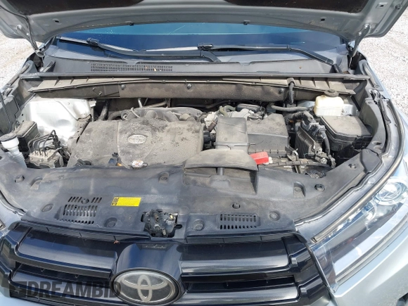 2018 Toyota Highlander SE z VIN 5TDJZRFHXJS800427, wystawiony jako IAAI lot #41902639 z przebiegiem 88 140 mil mil oraz . Historia ofert i sprzedaży dostępna na DreamBid. Obrazek 10.