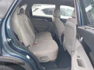 2014 Kia Sorento LX with VIN 5XYKT4A64EG512629, listed as a IAAI auction lot 42082927 with 148,832 mi miles. Bid and sale history available at carsss.com. Image 8.