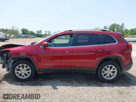 2017 Jeep Cherokee Latitude z VIN 1C4PJMCS2HW615674, wystawiony jako IAAI lot #42407282 z przebiegiem 98 185 mil mil oraz . Historia ofert i sprzedaży dostępna na DreamBid. Obrazek 15.