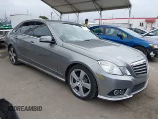 2010 Mercedes-Benz E-Class E 350 Luxury with VIN WDDHF5GB3AA074343, listed as a IAAI auction lot 42047130 with 127,000 mi miles. Bid and sale history available at carsss.com. Image 1.