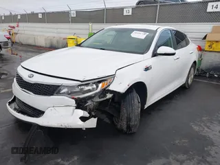 2016 Kia Optima LX z VIN 5XXGT4L37GG019740, wystawiony jako IAAI lot #41191720 z przebiegiem 134 390 mil mil oraz . Historia ofert i sprzedaży dostępna na DreamBid. Obrazek 6.