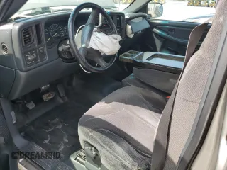 2000 GMC New Sierra 1500 SL with VIN 1GTEC14W8YE324894, listed as a Copart auction lot 50257335 with 214,306 mi miles and Salvage Title. Bid and sale history available at carsss.com. Image 8.