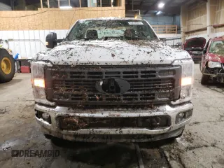2024 Ford F-250 XL with VIN 1FTBF2BA6RED28824, listed as a Copart auction lot 43446825 with 3,777 mi miles and Salvage title. Bid and sale history available at DreamBid. Image 5.