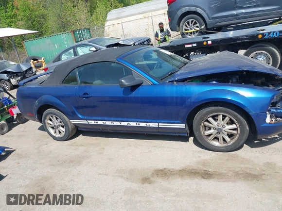 2006 Ford Mustang Standard with VIN 1ZVFT84N565105230, listed as a IAAI auction lot 42083563 with 167,265 mi miles and . Bid and sale history available at carsss.com. Image 13.