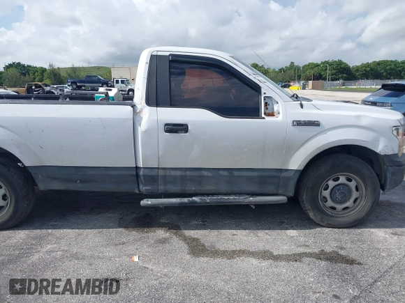 2018 Ford F-150 XL z VIN 1FTMF1CB4JKC60846, wystawiony jako IAAI lot #42759459 z przebiegiem 169 216 mil mil oraz . Historia ofert i sprzedaży dostępna na DreamBid. Obrazek 13.