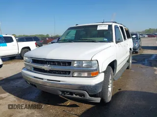 2003 Chevrolet Suburban LT with VIN 1GNFK16Z83R307164, listed as a IAAI auction lot 41977105 with 275,328 mi miles. Bid and sale history available at carsss.com. Image 17.