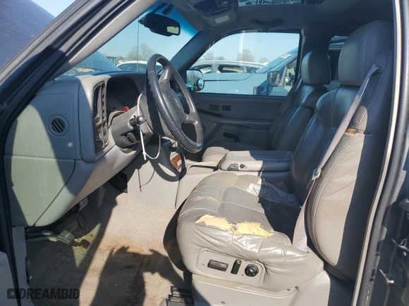2002 Chevrolet Silverado 1500 LS with VIN 2GCEK19T221238930, listed as a Copart auction lot 48571875 with 181,809 mi miles and Salvage Title. Bid and sale history available at carsss.com. Image 7.