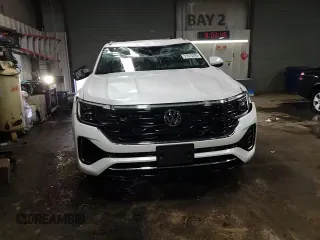 2024 Volkswagen Atlas SEL R-Line with VIN 1V2AE2CAXRC233383, listed as a Copart auction lot 51813245 with 3,333 mi miles and Salvage title. Bid and sale history available at DreamBid. Image 13.