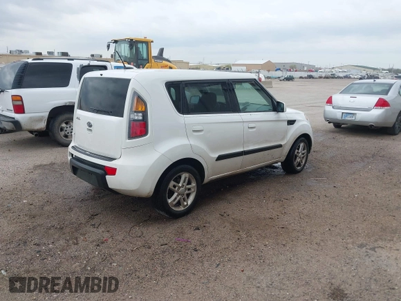 2010 Kia Soul + with VIN KNDJT2A21A7138288, listed as a IAAI auction lot 41922152 with 147,235 mi miles. Bid and sale history available at carsss.com. Image 4.