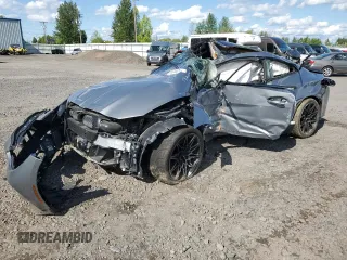 2022 BMW M4 Competition xDrive z VIN WBS43AZ05NCK39222, wystawiony jako Copart lot #55253625 z przebiegiem Nie podano mil oraz Nie do naprawy • Non repairable. Historia ofert i sprzedaży dostępna na DreamBid. Obrazek 1.