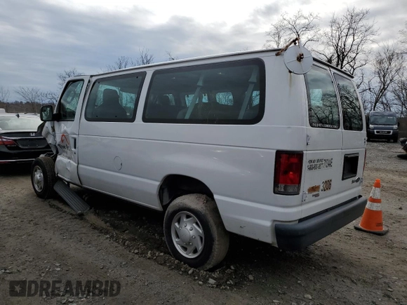 2014 Ford Econoline Passenger XL z VIN 1FBNE3BL2EDA36664, wystawiony jako Copart lot #42815355 z przebiegiem 108 207 mil mil oraz Szkoda całkowita • Salvage title. Historia ofert i sprzedaży dostępna na DreamBid. Obrazek 2.