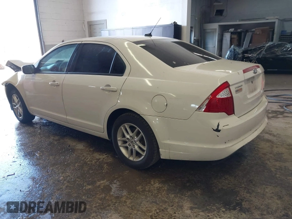 2010 Ford Fusion S with VIN 3FAHP0GA9AR180356, listed as a IAAI auction lot 41662335 with 171,048 mi miles. Bid and sale history available at carsss.com. Image 3.