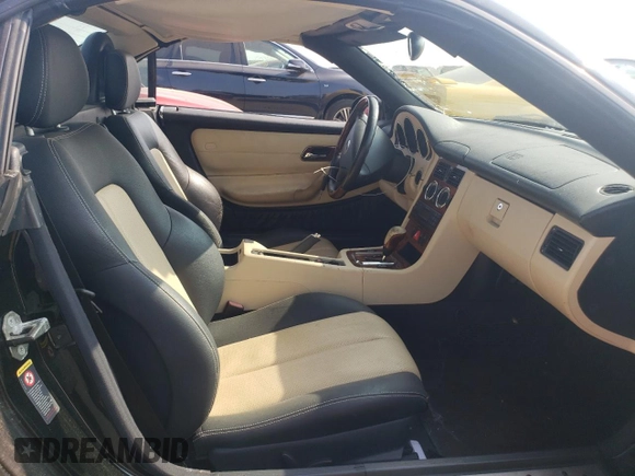 2003 Mercedes-Benz SLK 320 with VIN WDBKK65F43F284008, listed as a Copart auction lot 61010215 with 81,179 mi miles and Clean title. Bid and sale history available at DreamBid. Image 10.