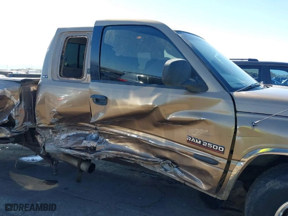 2001 Dodge Ram 2500 with VIN 3B7KC23661G729757, listed as a IAAI auction lot 41681339 with 288,065 mi miles. Bid and sale history available at carsss.com. Image 13.