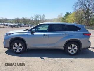 2021 Toyota Highlander L z VIN 5TDBZRBH6MS082566, wystawiony jako IAAI lot #42104315 z przebiegiem 61 231 mil mil oraz . Historia ofert i sprzedaży dostępna na DreamBid. Obrazek 15.
