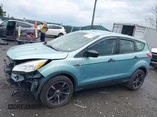 2013 Ford Escape S with VIN 1FMCU0F75DUD00309, listed as a IAAI auction lot 42017289 with 184,026 mi miles. Bid and sale history available at carsss.com. Image 15.