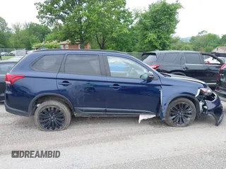 2020 Mitsubishi Outlander ES z VIN JA4AZ3A31LZ042840, wystawiony jako IAAI lot #42276774 z przebiegiem 88 513 mil mil oraz . Historia ofert i sprzedaży dostępna na DreamBid. Obrazek 13.