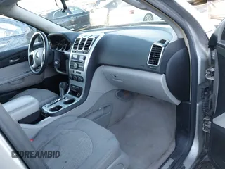 2008 GMC Acadia SLE1 with VIN 1GKEV13778J154544, listed as a IAAI auction lot 41607636 with 251,136 mi miles. Bid and sale history available at carsss.com. Image 5.