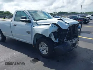 2022 Ram 1500 Tradesman z VIN 3C6JR6DG1NG300872, wystawiony jako IAAI lot #42255745 z przebiegiem 30 727 mil mil oraz . Historia ofert i sprzedaży dostępna na DreamBid. Obrazek 17.