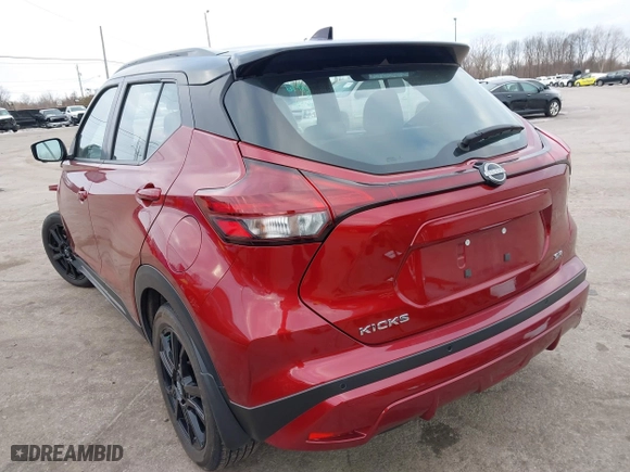 2022 Nissan Kicks SR with VIN 3N1CP5DV1NL496189, listed as a IAAI auction lot 41401981 with 33,969 mi miles. Bid and sale history available at carsss.com. Image 3.